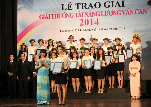 Bông tắm từ xơ mướp giành giải nhất cuộc thi tài năng Lương Văn Can