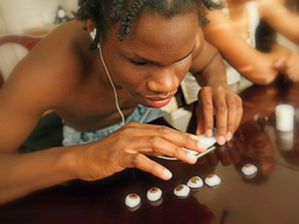 Video: Kỳ lạ cậu bé nhìn bằng tai