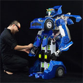 Nhật sản xuất robot biến hình như Transformer