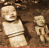 Video: Di vật cổ trong đường hầm ở Mexico