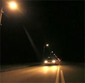 Đèn đường tự bật khi phương tiện đến gần