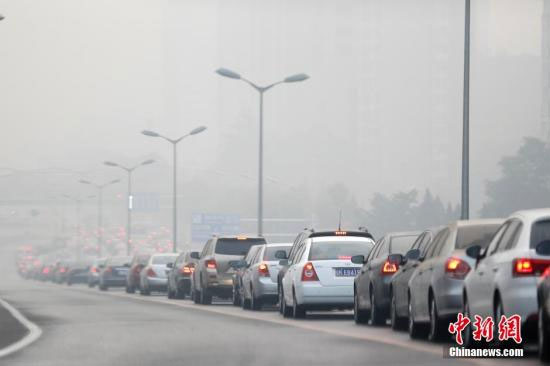 Bắc Kinh làm sạch không khí cho APEC như thế nào?