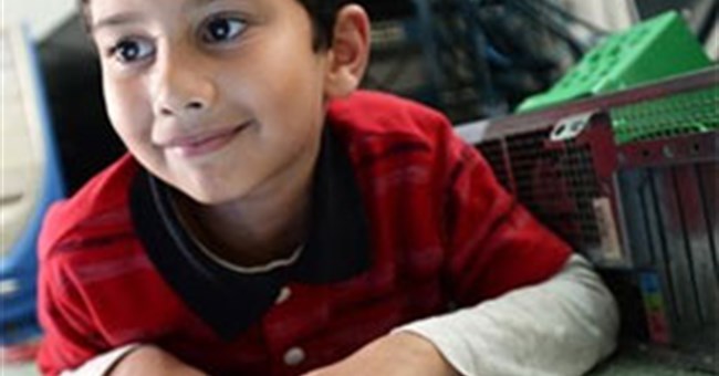 Bé 5 tuổi trở thành chuyên gia máy tính trẻ nhất