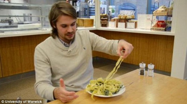 Phát hiện trạng thái vật chất mới “kính topo” nhờ mỳ pasta