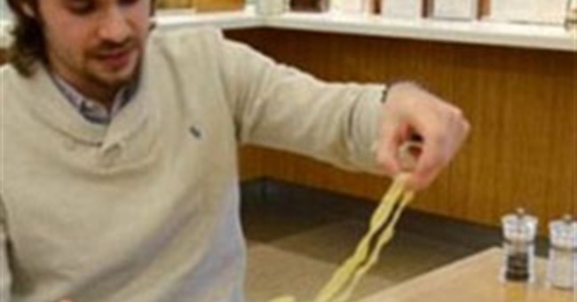 Phát hiện trạng thái vật chất mới “kính topo” nhờ mỳ pasta