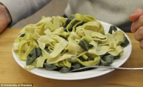Phát hiện trạng thái vật chất mới “kính topo” nhờ mỳ pasta