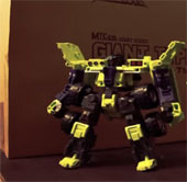 Video: Cuộc chiến của Transformers đồ chơi