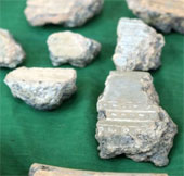 Phát hiện mảnh khuôn đúc trống đồng ở Luy Lâu