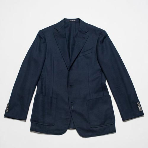 Mẹo gấp quần áo complet cất vali không bị nhăn