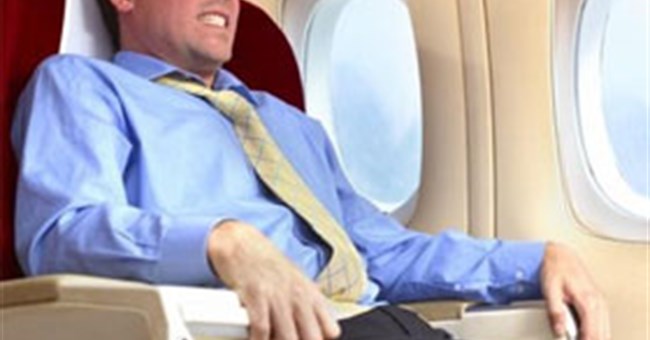 Vì sao chúng ta thường "xì hơi" nhiều hơn khi đi máy bay?