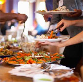 Ăn tiệc buffet như thế nào để không có nguy cơ nhiễm bệnh?