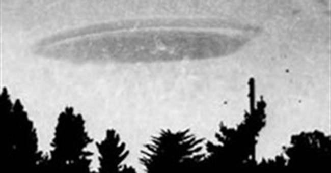 Mỹ công bố loạt ảnh bí mật về UFO