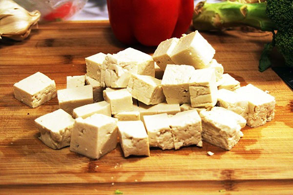 Phát minh ra đậu phụ “xôi thịt” làm từ protein sâu bọ