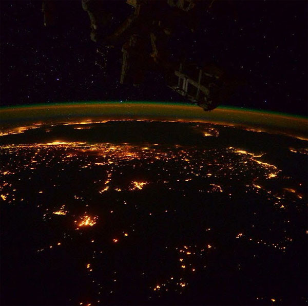 Bắc cực quang ở miền bắc Nga Video: Bắc cực quang tuyệt đẹp từ vũ trụ