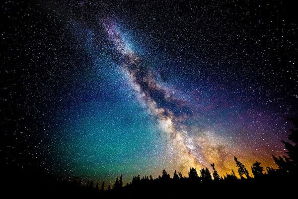 Đối với những ai yêu thích vẻ đẹp của bầu trời ban đêm, hãy chắc chắn rằng những hình ảnh mà bạn sắp xem sẽ đưa bạn đến một thế giới khác, một không gian đầy màu sắc và sự trang trí của các ngôi sao.