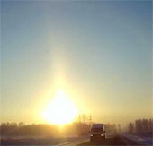 Video: 3 mặt trời cùng mọc ở Nga