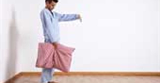 Vì sao người mộng du có thể tránh đâm đầu vào tường?