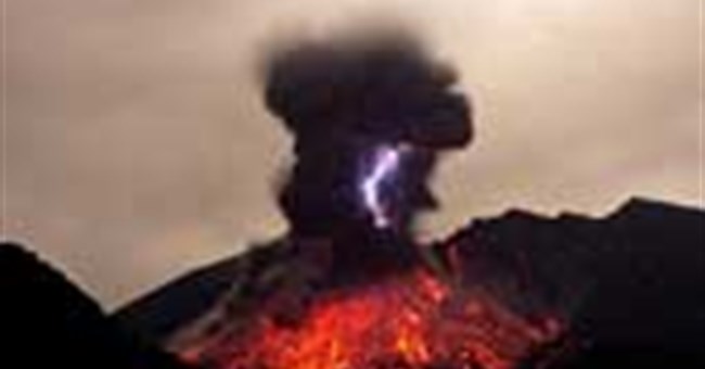 Chiêm ngưỡng hiện tượng sét trong núi lửa cực hiếm