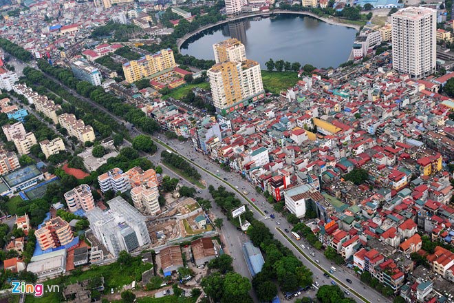 Ngắm những tuyến đường rợp bóng cây xanh ở Hà Nội