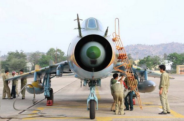 Khám phá tính năng máy bay Su-22 rơi gần đảo Phú Quý