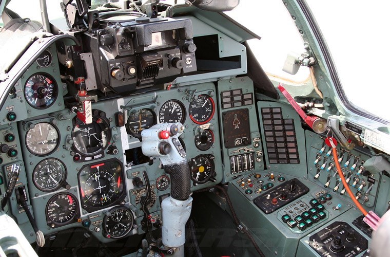 Khám phá tính năng máy bay Su-22 rơi gần đảo Phú Quý