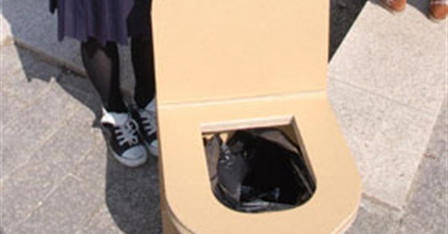 Phát minh "toilet khẩn cấp" của học sinh Nhật Bản