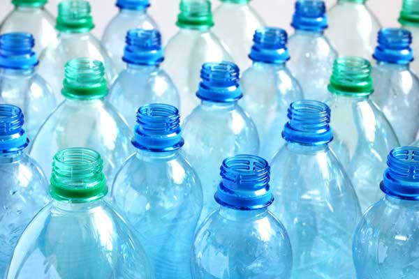 Hóa chất gây hại đến phụ nữ và thai nhi trong chai nhựa