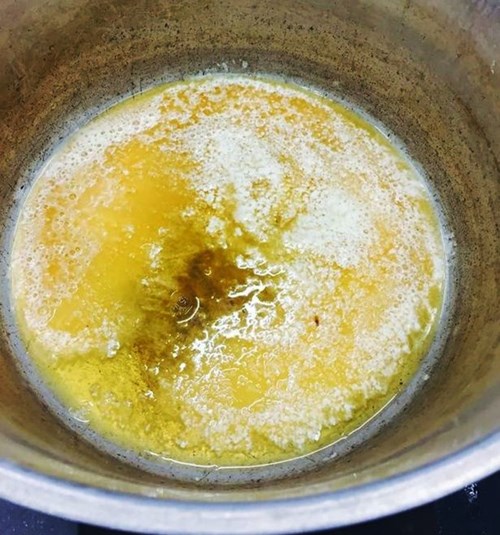 Dầu gội đầu nước tiểu bò