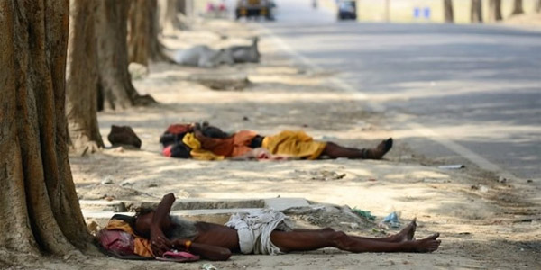 Chùm ảnh nắng nóng "thiêu đốt" Ấn Độ, hơn 600 người chết