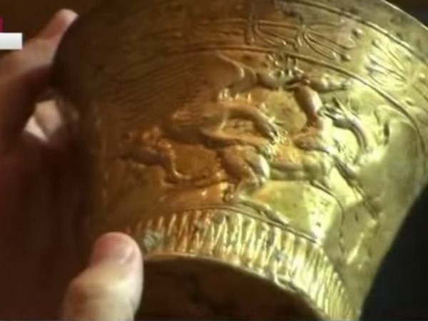 Nga phát hiện chiếc cóng bằng vàng khối 2.400 năm tuổi 