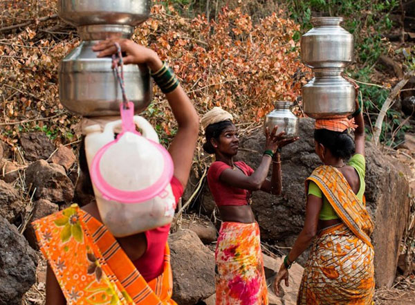 Cuộc đời cơ cực của những người "vợ nước" ở Ấn Độ