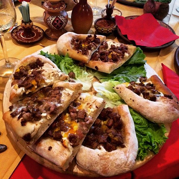 21 phiên bản pizza ngon nổi tiếng trên thế giới