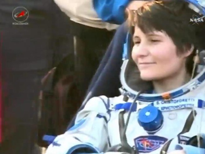 Nữ phi hành gia Italy lập kỷ lục thời gian sống ngoài Trái Đất