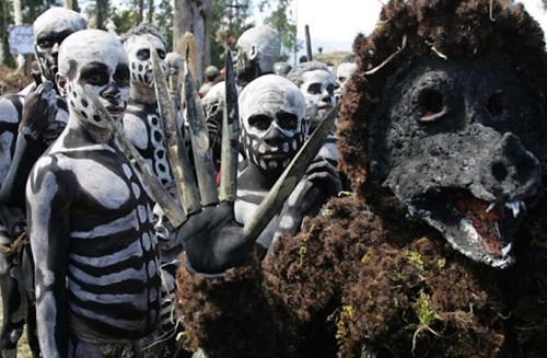 Phát hiện bộ lạc ăn thịt người ở Papua New Guinea