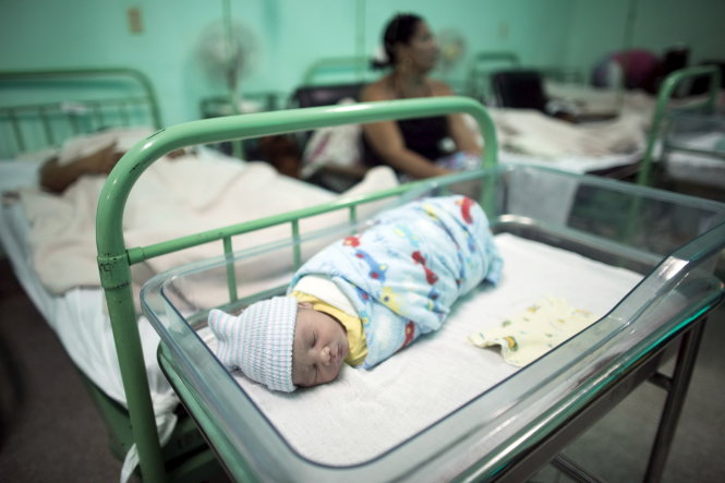 Cuba - Quốc gia đầu tiên ngăn ngừa thành công virus HIV lây từ mẹ sang con