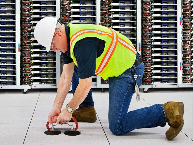 Bên trong trung tâm dữ liệu của Google có gì?