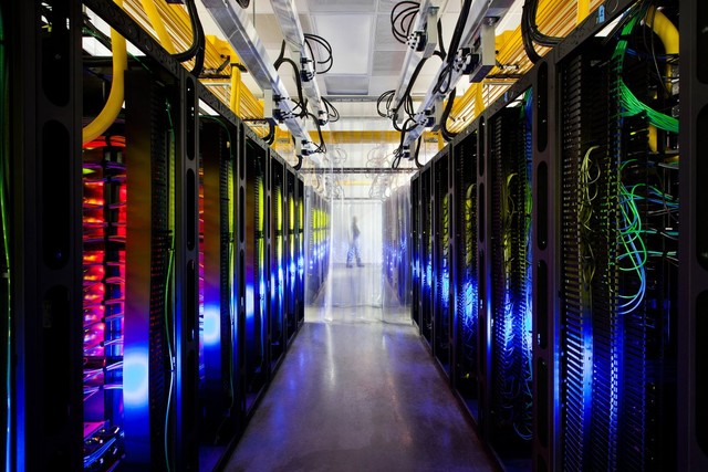 Bên trong trung tâm dữ liệu của Google có gì?