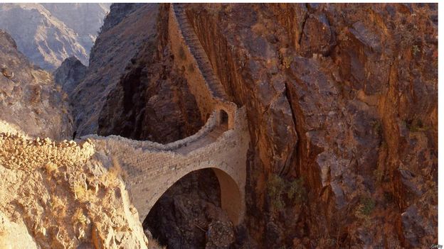 6 cây cầu đẹp và kỳ lạ trên thế giới