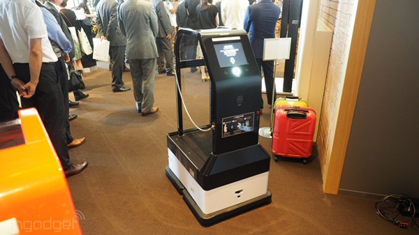 Bên trong khách sạn robot đầu tiên trên thế giới có gì?