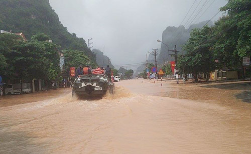 Quảng Ninh: Số người chết gia tăng trong lũ lịch sử