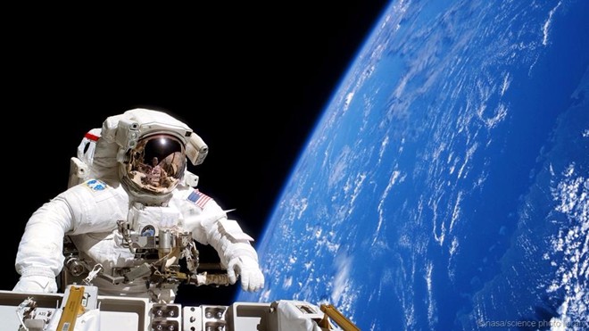 Công việc bên trong phòng điều khiển tuyệt mật của NASA