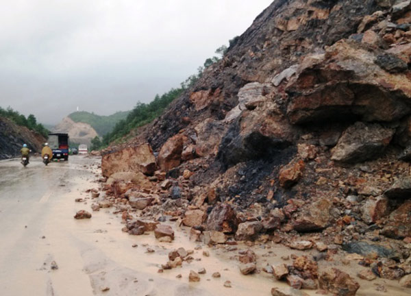 Quảng Ninh tan hoang sau cơn mưa lũ lịch sử