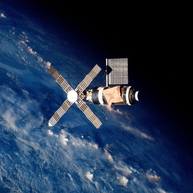 NASA từng nợ 400 USD suốt 30 năm liền mới trả