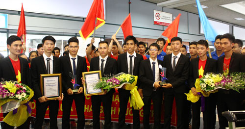 Những chàng trai "chân đất" vô địch Robocon Châu Á - Thái Bình Dương 2015