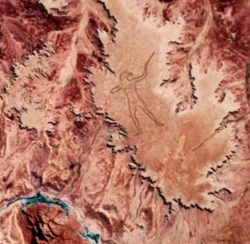 Hình thổ dân khổng lồ bí ẩn ở Australia