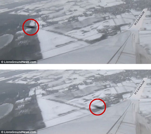 Video: Khoảnh khắc vật thể lạ suýt đâm máy bay chở khách giữa trời Video: Khoảnh khắc vật thể lạ suýt đâm máy bay chở khách giữa trời