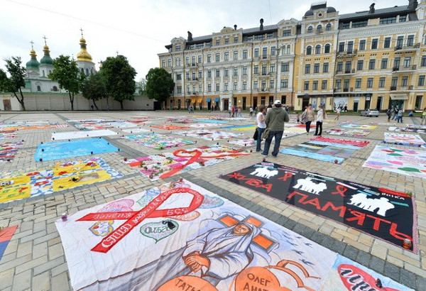 Ưu tiên sử dụng Truvada cho người đồng tính nam để chống HIV