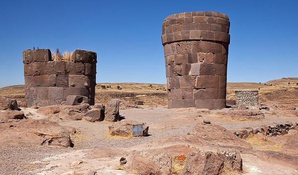 Quần thể mộ tháp cổ đại kỳ lạ ở Peru