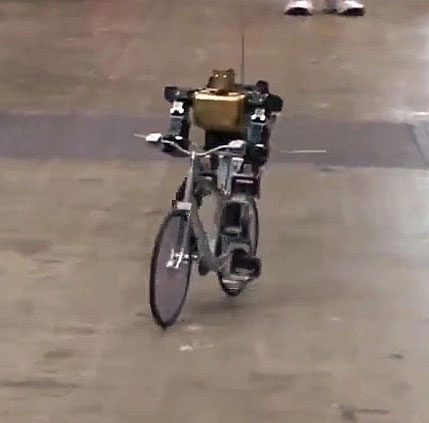 Video: Robot lái xe đạp như người