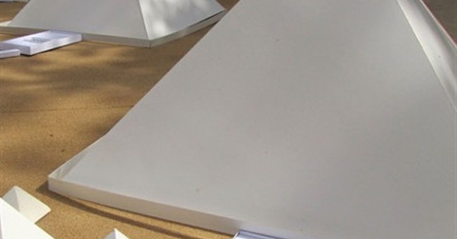 Phát hiện gây sốc về màu thực sự của kim tự tháp